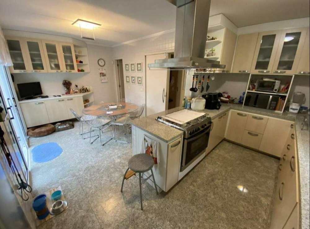 Sobrado de alto padrão com piscina em ótima localização – Brooklin Novo