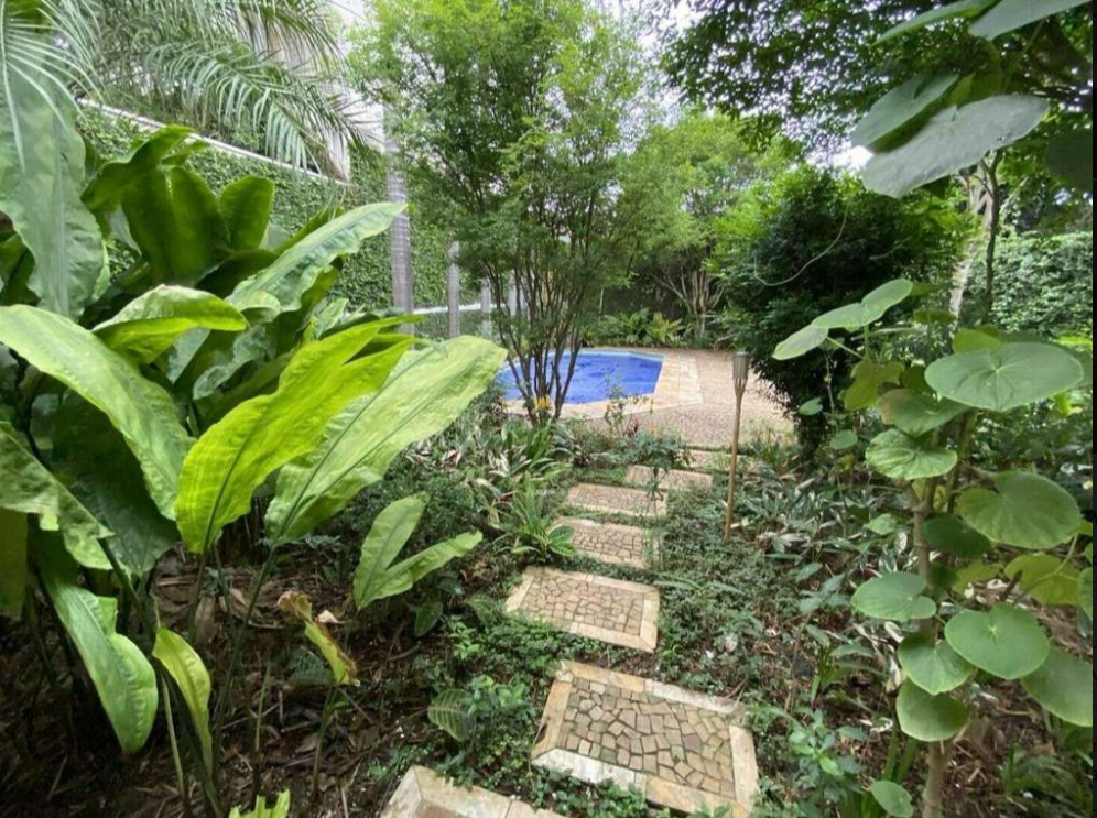 Sobrado de alto padrão com piscina em ótima localização – Brooklin Novo